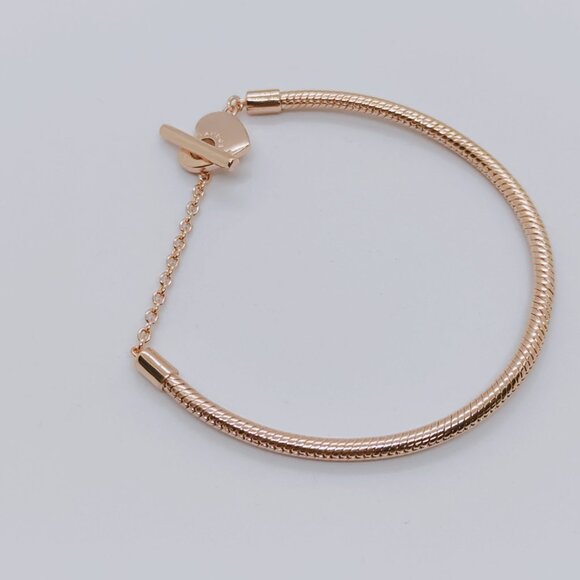 Pandora Moments Heart T-Bar Snake Chain Bracelet, Gold-Plated - Picture 6 of 9